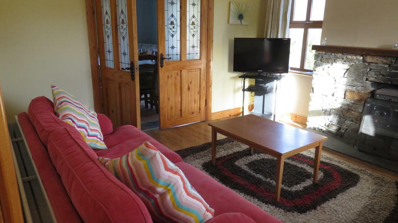 Heatherhill Farm Cottage In Letterfrack Beside Connemara National Park エクステリア 写真