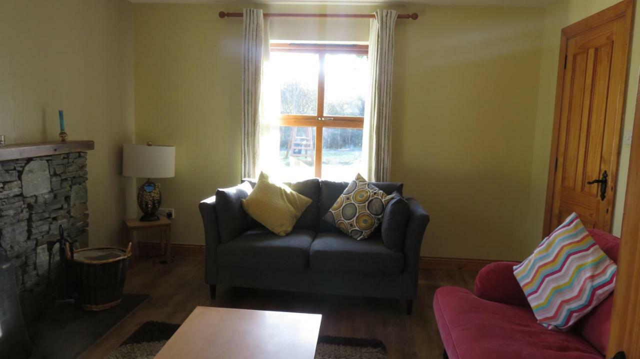 Heatherhill Farm Cottage In Letterfrack Beside Connemara National Park エクステリア 写真